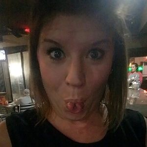 Meet your Posher, Kayla